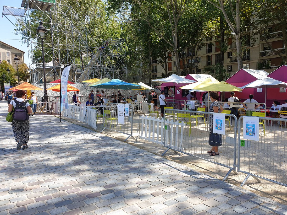 MarieVilledieu's tweet photo. Paris Plage Bassin de la Villette le labo itinérant est en place pour le dépistage covid 19. Merci à tous les partenaires APHP Ville ARS et SOS
Cadre estival! https://t.co/xtAcL7g9Xl