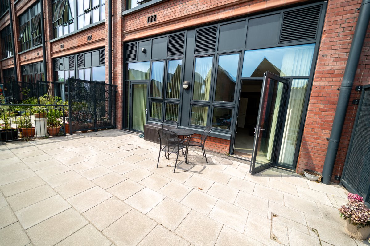 The_ChocolateQ's tweet image. Available now, a rare opportunity to purchase a highly desirable, ground floor, two bedroom apartment with patio garden at The Chocolate Quarter in Keynsham.  Viewings are by appointment only - call the sales team on 0117 949 4004 to book #retirement #keynsham #propertyforsale