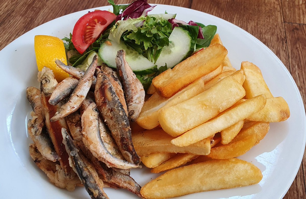 TheOBchatteris's tweet photo. Today's Special:
Fried Whitebait with Salad and Chips. £5.25

Plus! Because of the Eat Out to Help Out scheme you can get it half price!
😍
#eatouttohelpout #supportyourhighstreet #localbusiness #supportlocal https://t.co/beOGfgtOVV