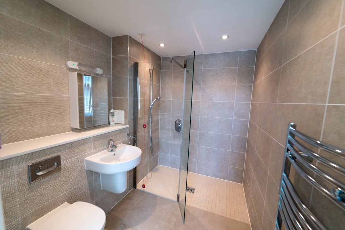 The_ChocolateQ's tweet image. Available now, a rare opportunity to purchase a highly desirable, ground floor, two bedroom apartment with patio garden at The Chocolate Quarter in Keynsham.  Viewings are by appointment only - call the sales team on 0117 949 4004 to book #retirement #keynsham #propertyforsale