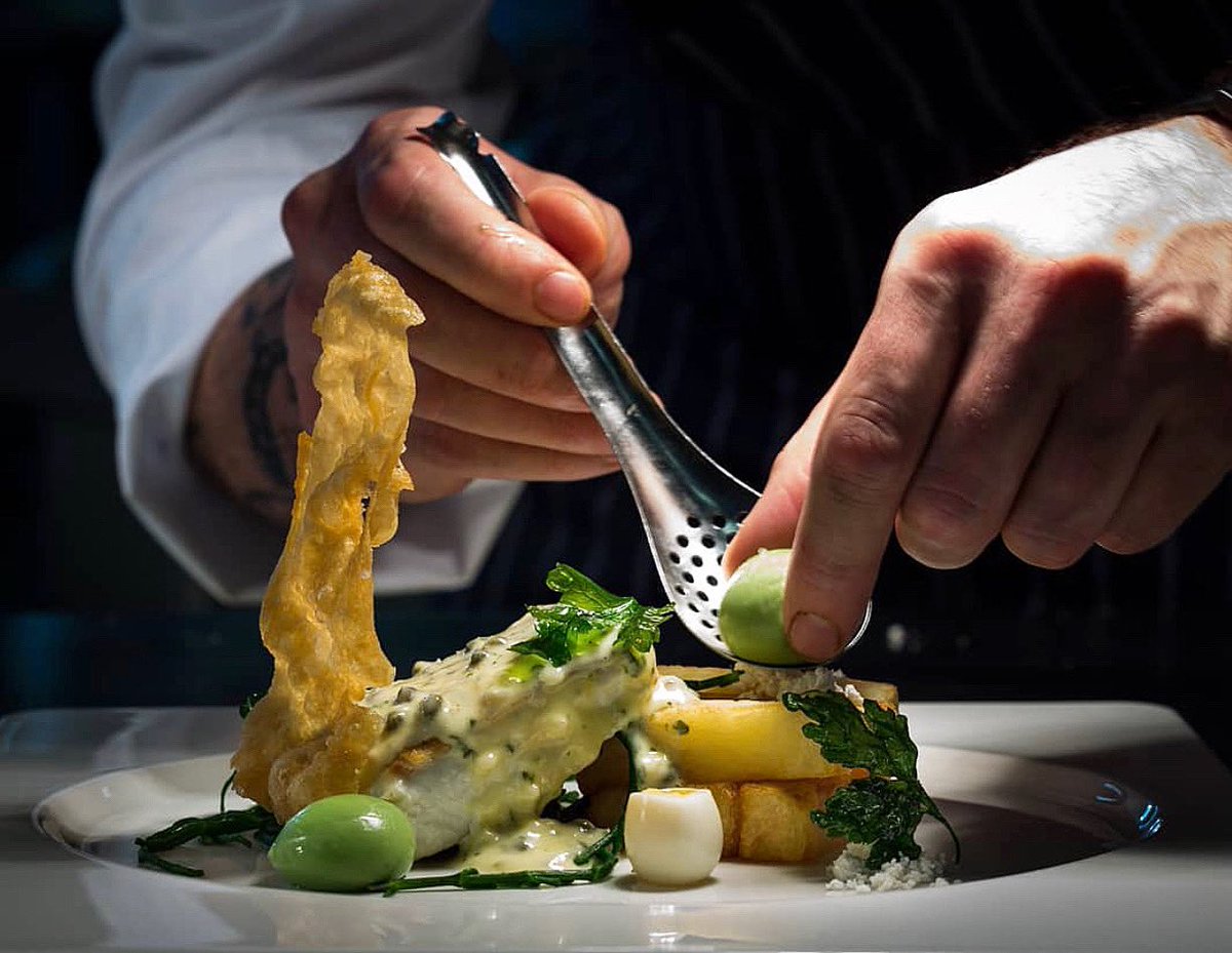 Fish n Chips..
Sous Vide Cod, Beer Batter, Triple Cooked Chips, Tartare Hollandaise, Malt Vinegar Powder, Pickled Quails Egg, Pea Spheres 🐟🍟🧆🥚💙🔪
#english #soul #fish #seafood #fishandchips  #sustainable #mylife #food #menu #hospitality #flavour #foodanddrink #cheflife #team