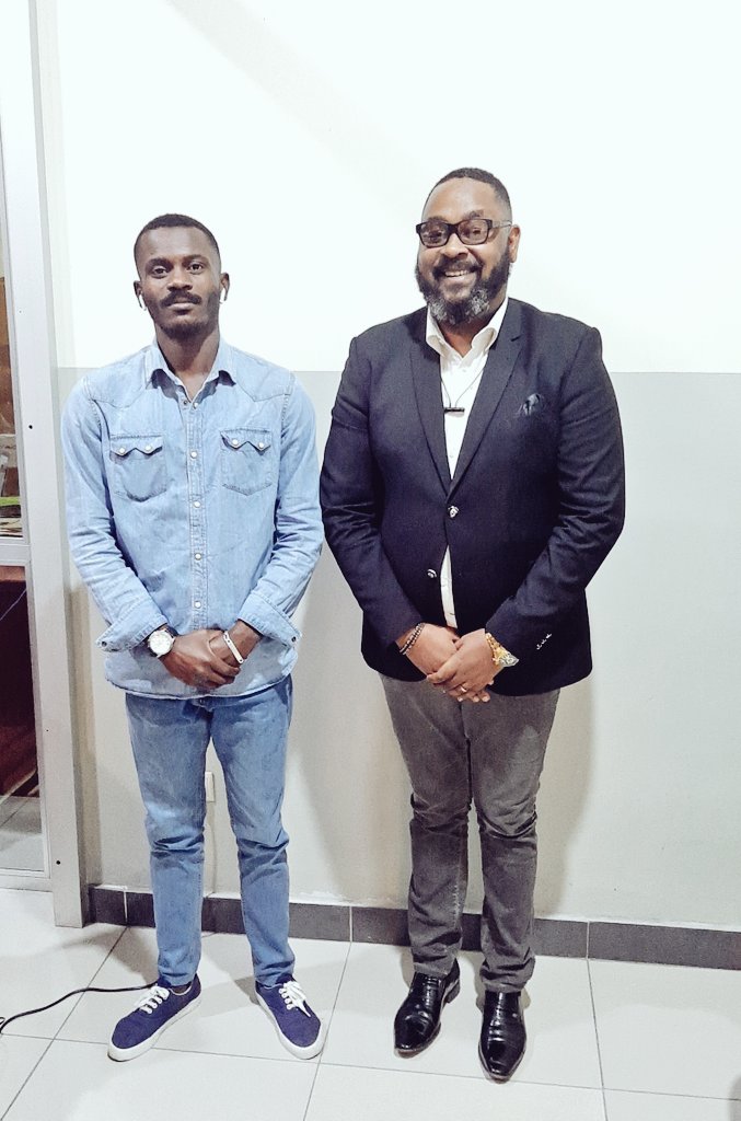 giressbaggothy's tweet photo. J'ai reçu ce mercredi 12 août 2020 Mr @al_bokoli, pour paraphraser #JacquesCaron "Le savoir faire est la fortune de l'esprit" oui son savoir-faire nous a tous captivé sur Twitter !
C'était un plaisir cher compatriote !
Ensemble Changeons le Congo !
@AmbassadorIleka @central_sage https://t.co/LsOB2Fg9yf