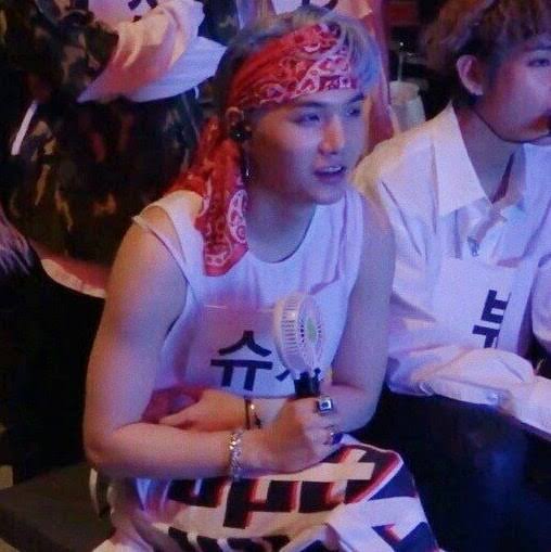 More sleeveless Yoongi