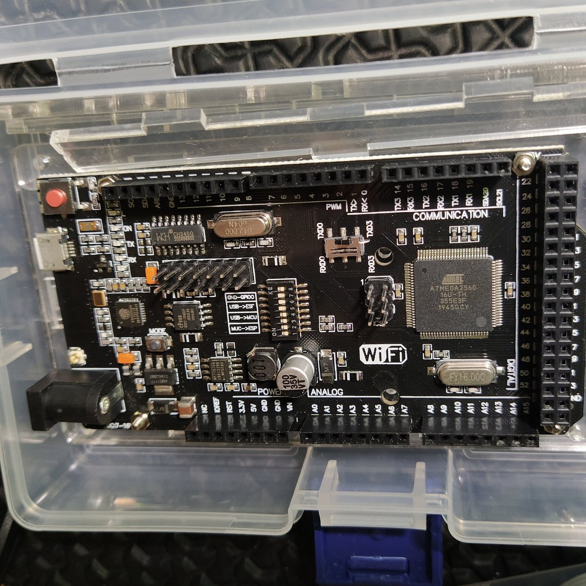RICK0X00's tweet photo. Arduino mega 2560 com ESP8266

#arduino #mega #arduinomega #arduinomega2560 #2560 #ESP8266 #espressif #atmel #atmega  #iot  #esp #esp32 #esp8266 #arduinouno #arduinomega #arduinoproject #microcontroller… https://t.co/fPZs8Muz4G https://t.co/scUmNFBBUA