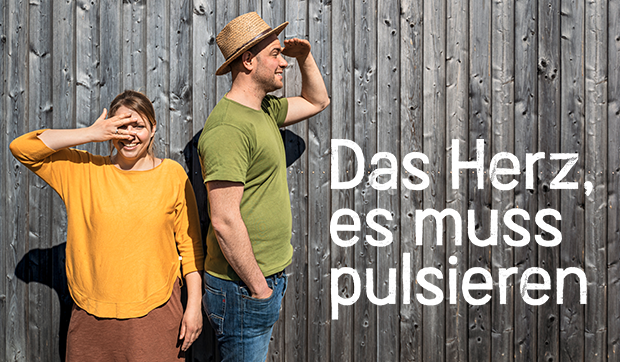demeter_de's tweet photo. Das Herz, es muss pulsieren: Im aktuellen #DemeterJournal erzählen uns Anna und Lukas wie sie ihr großes Lebensprojekt angepackt und einen geradezu revolutionären Demeterhof @hufeacht in den Weiten Mecklenburgs geschaffen haben.
https://t.co/b4cw34IlGo https://t.co/wLrr8Y3sMm