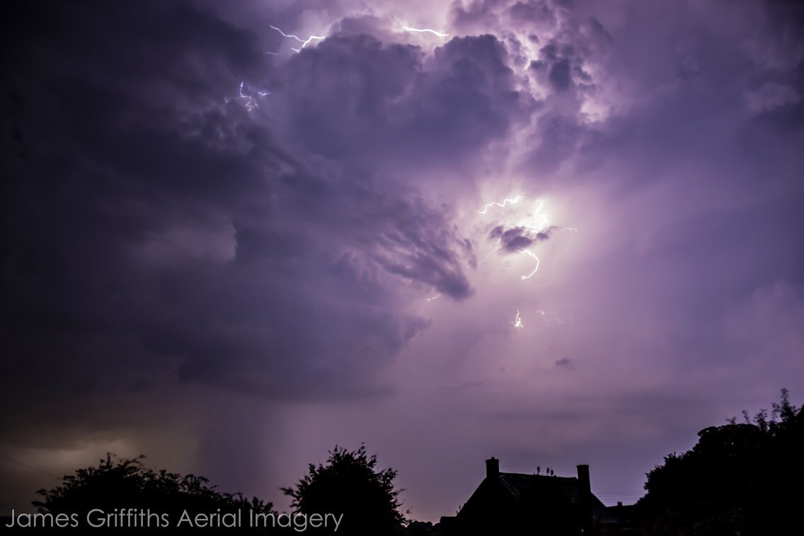 Now that was a storm! Photos taken in Stottesdon South Shropshire #storm #thunderstorm #lightning #Stottesdon #SouthShropshire @DaveThroupEA <a href="/bbcmtd/">BBC Midlands</a> <a href="/Shefali_oza/">Shefali Oza</a> <a href="/bbcweather/">BBC Weather</a>