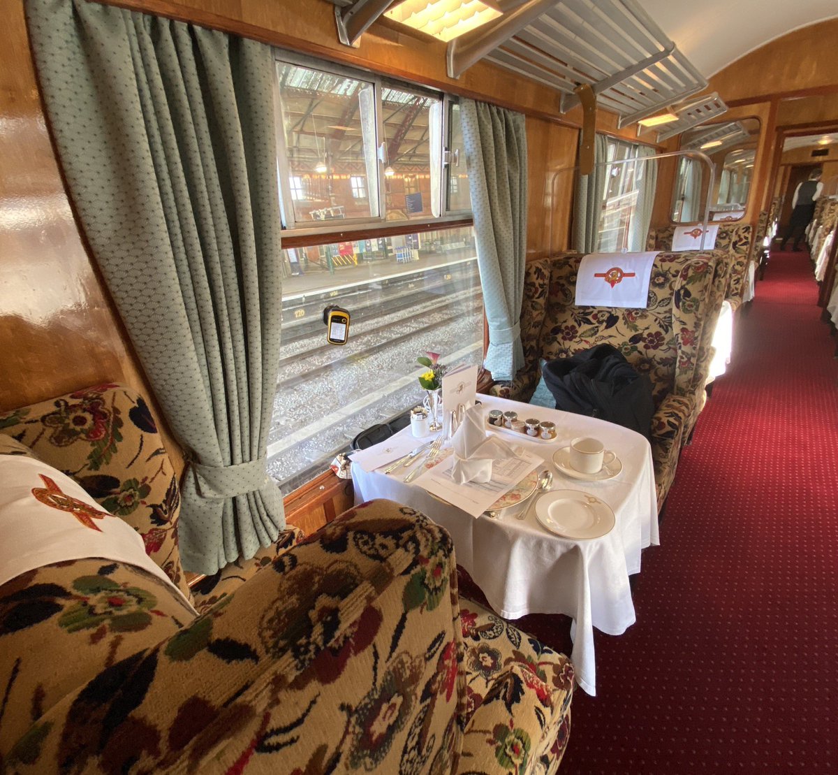 It’s week three of three of the Wednesday Saphos charters from the south west, with Royal Scot and Britannia double-heading over the banks to Plymouth. My GPS is set-up, the toplights are wide open and breakfast is incoming. Perfect!  @BBCDevon  @N60BRA