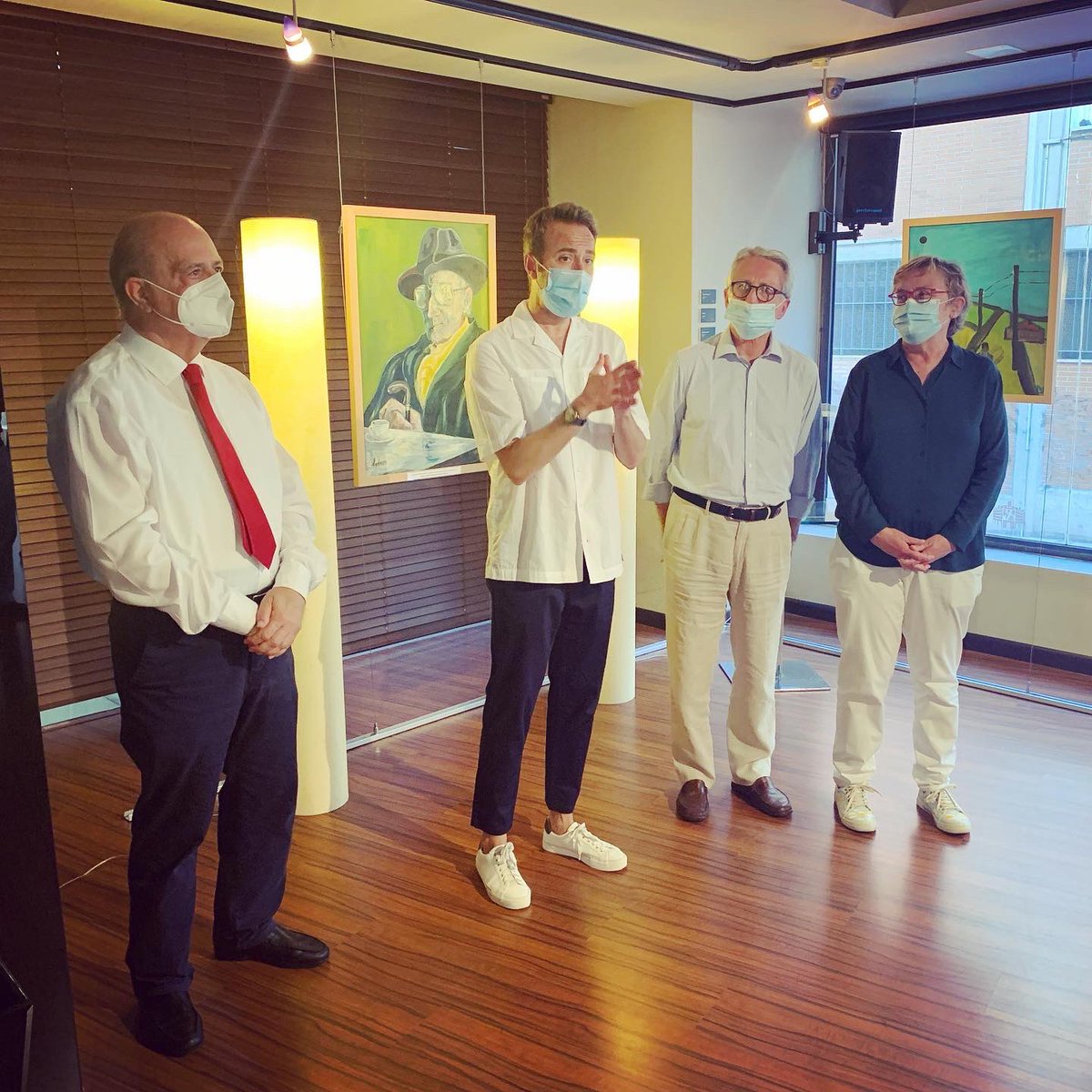 jesus_mazon's tweet photo. Clausuramos la exposición de #PioMuriedas en el #EspacioCultural @fraileyblanco #Santander. La muestra servirá para publicar las memorias del último #rapsoda. #Gracias a su hijo Manuel por su labor, a @gleguina por su apoyo, a Jesús Pindado y a los @AsociacionArte por sumar. https://t.co/lNh1WIRIeg