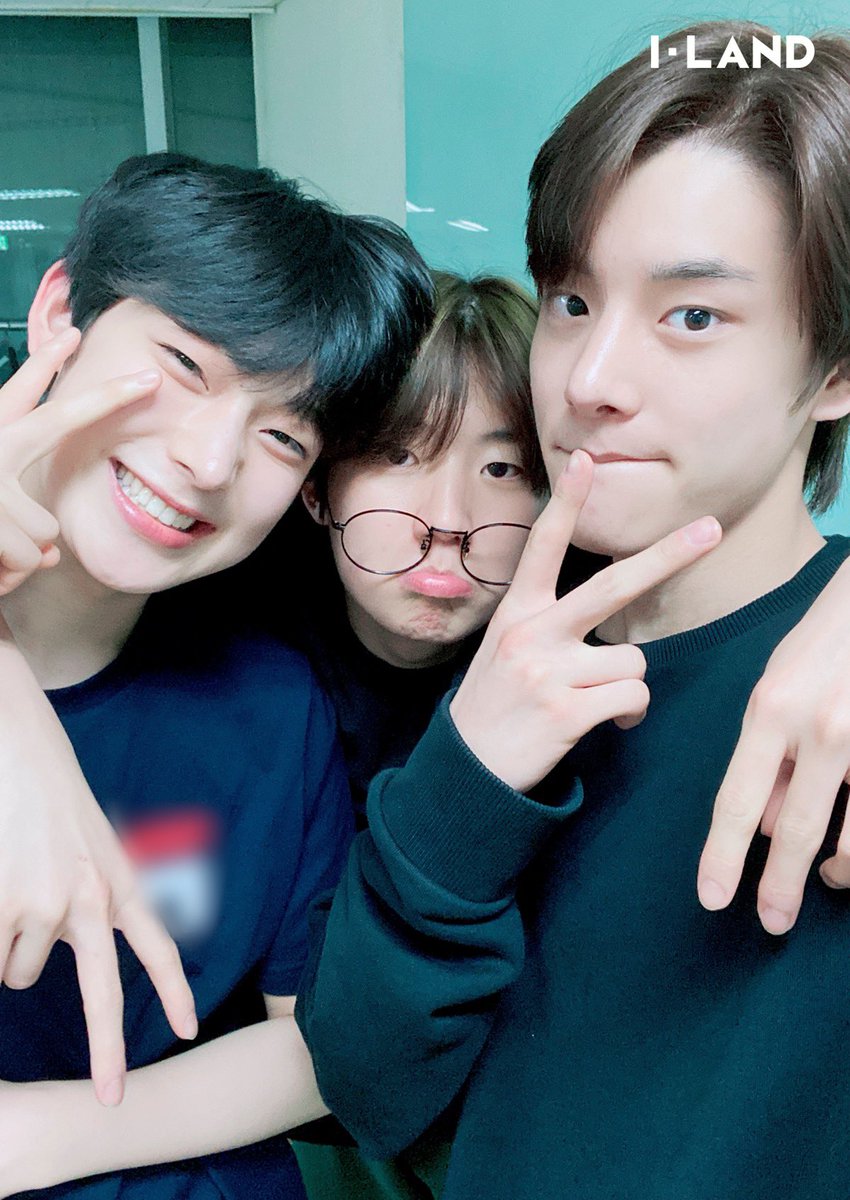ENHYPEN_SPAIN's tweet photo. [FOTOS]

BEHIND PHOTO | Selfie de unidad random ver. #2

#ILAND #아이랜드 #WelcomeToILAND https://t.co/Gk2NXLIjHc