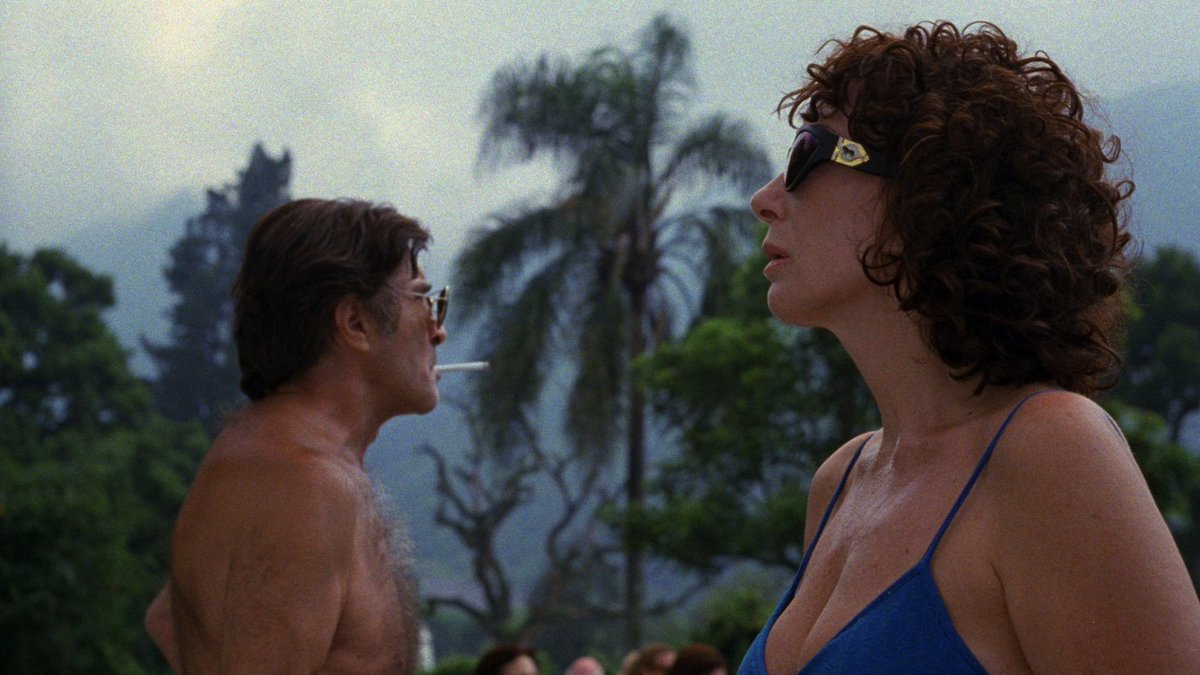 ElDesencanto's tweet photo. Cine que se te pega a la piel.
Fotogramas de 'La ciénaga' de Lucrecia Martel (2001) https://t.co/4Cei8JEduj