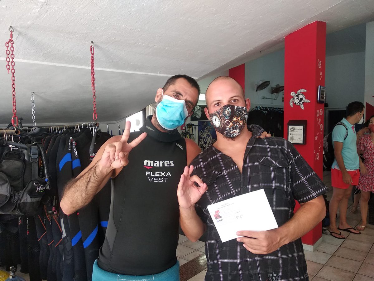 Nuevo miembro de la familia sacaletera!!! Enhorabuena David por tu Advanced Open Water <a href="/PADI/">PADI</a> #buceo #Tenerife