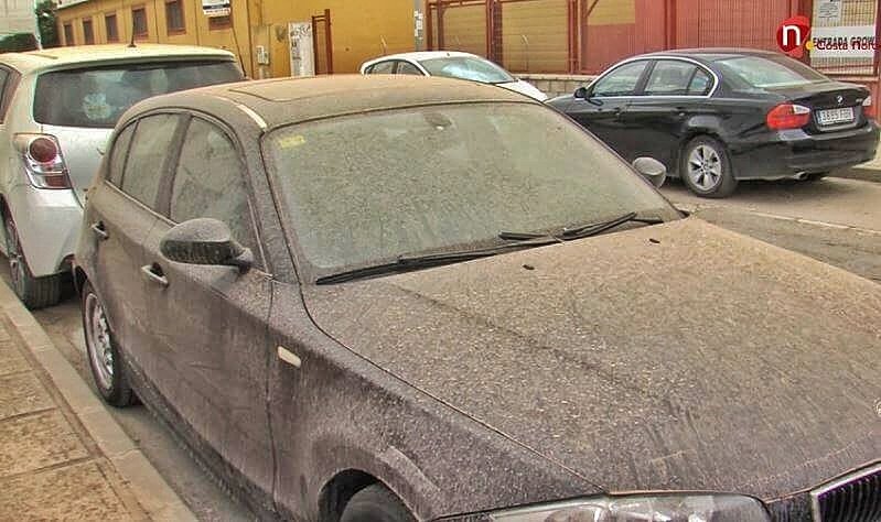 CondondeJaen's tweet photo. - Que bien, que ganas de una tormenta de verano, su olor...

- Tu coche:

#Jaén https://t.co/Och3EjhtKS