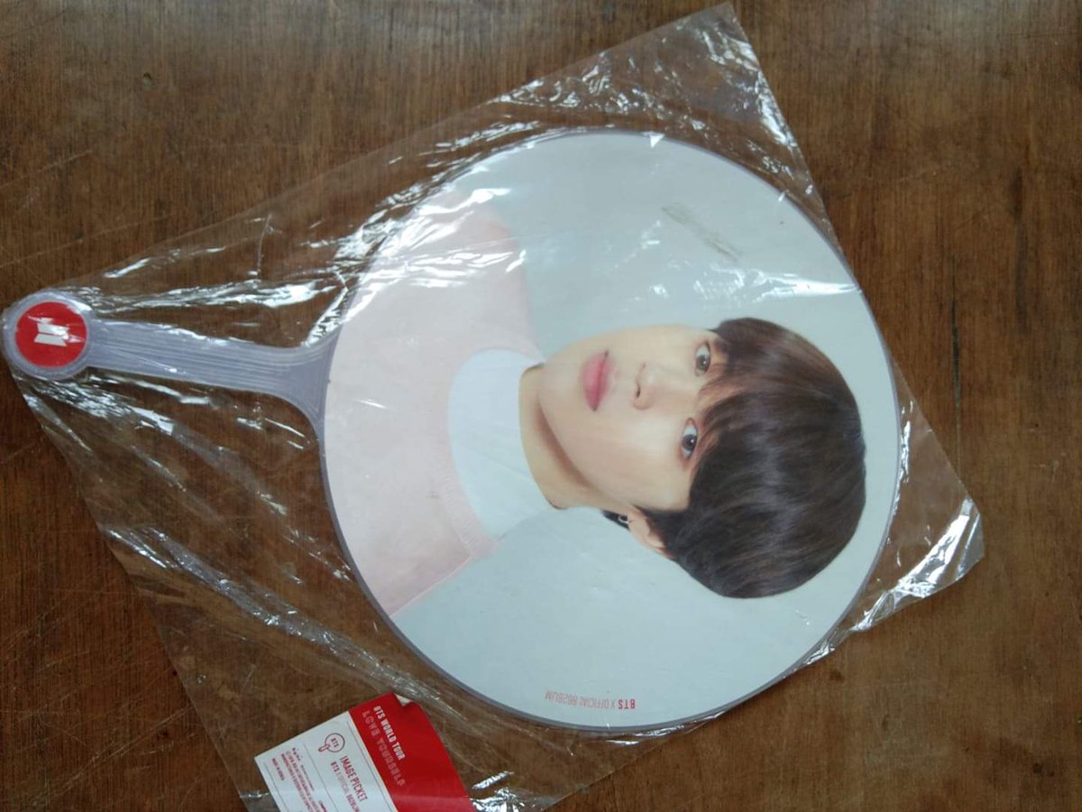 itsmesxheng's tweet photo. WTS/LFB
Official Picket (May dents po)
450Php
Pm po ~
Pls help rt @btsmerch_ph https://t.co/GCgSKPjVOX
