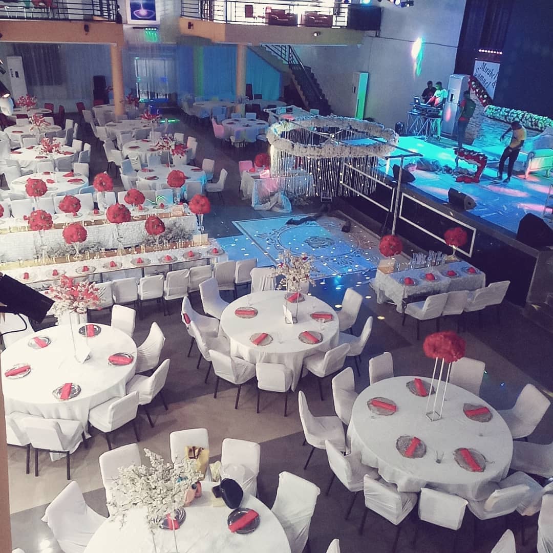 RickRexEvents's tweet photo. Throwback to last Saturday at a Wedding reception at our auditorium. Our Event center is a state of the Art facility with Wide Screen, State of the Art Lighting &amp; Sound facilities to make your event memorable. Call the number on your Bio to talk to us.

#RickRexEvents #Wedding https://t.co/kx3KIJDf8k