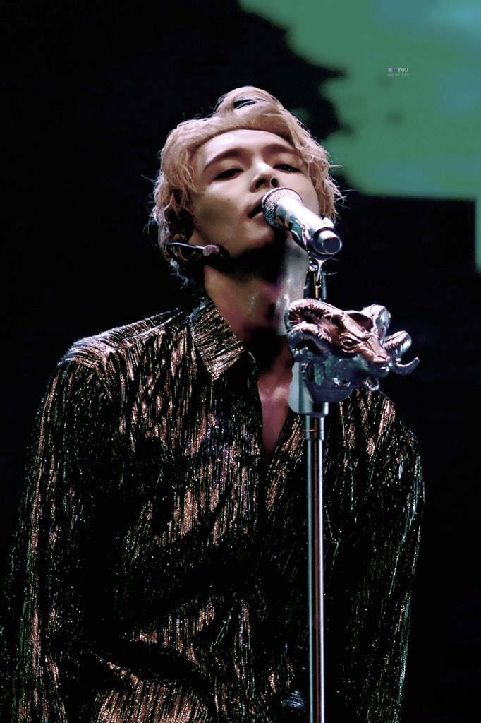 mixingyou1007's tweet photo. 【HQ】190714 #LayGrandLine_CQ
😭😭나 코피 흘리면서 보정해서 지금 수혈받는 중이야🩸💉
🔗https://t.co/xn9S5rKdbU
@layzhang
#장이씽 #레이 #LAY #张艺兴
#producerLayZhang
#LIT_LayZhang #IamLIT #WeAreLIT https://t.co/KwShkqgX3U