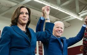 TheRainBowNavy2's tweet photo. @PalmerReport Can you imagine @PalmerReport the impact of having @KamalaHarris as a VP when it comes time to review the illegal activities of 45 and #Barr or the refilling of the case against #RogerStone & #MichaelFlynn or review actions taken in Portland by #trumpstroops https://t.co/LHot6LzMQb