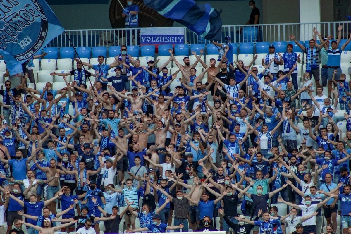 Ротор Волгоград - Зенит 
Трибуна фанатов Ротора на первом после 16 летнего перерыва матче в Премьер лиге. С возвращением, парни!
