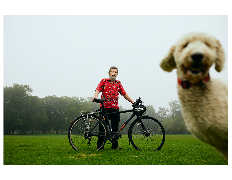 Edinburgh. Meadows
Tuesday 11 August
<a href="/edfringe/">Edinburgh Festival Fringe</a> 2020 Day 5

With <a href="/peterDibdin/">Peter Dibdin</a> 📷

No <a href="/FollowTheCow/">Underbelly Edinburgh</a> Circus Hub.
No bikes &amp; buggies against the railings. No railings.

Dogs. Dogwalkers. Barbecue-burned grass. Grass.  
#21Venues21Shirts Day 5
#NothingToReviewHere
#DogPhotoBomb