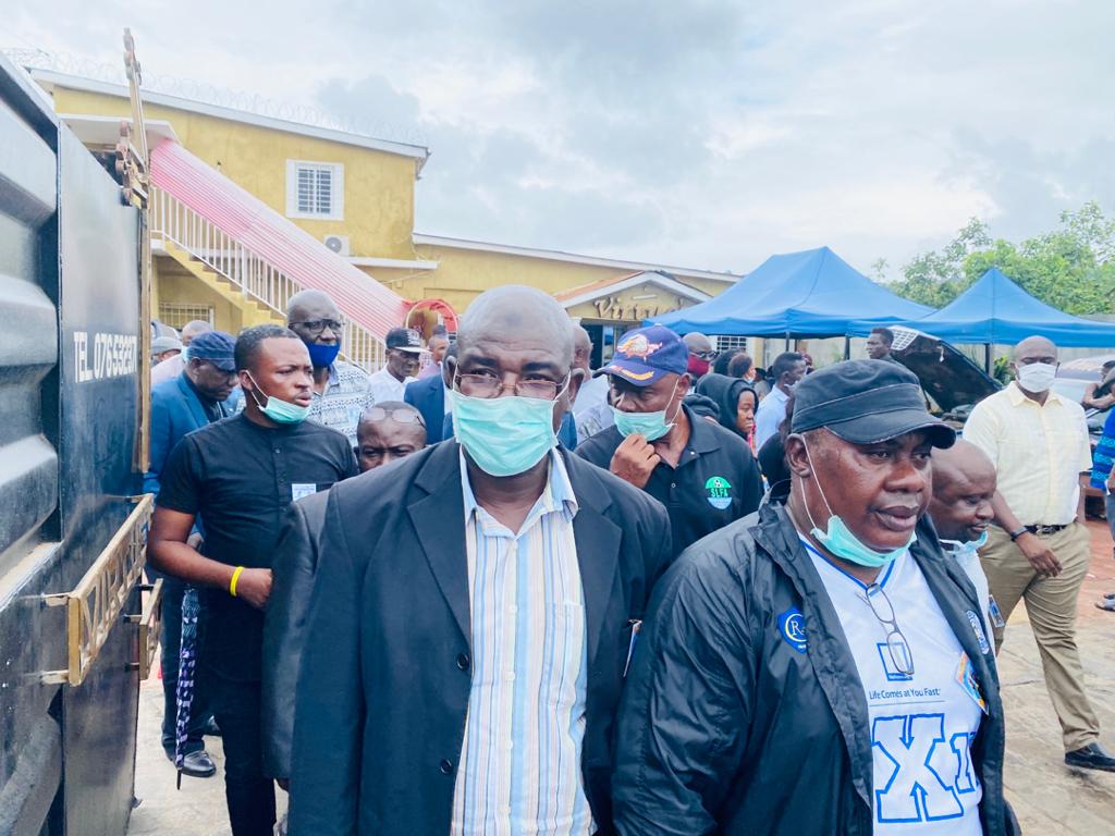 Yesterday we paid our last respect to our fallen hero #VidalIdrissKoroma who had served our club diligently over the years. Staff of the #SierraLeoneFootballAssociation were also in attendance. He will be sadly missed by the <a href="/aikfreetong/">AIK Freetong</a> and the football family in #SierraLeone.