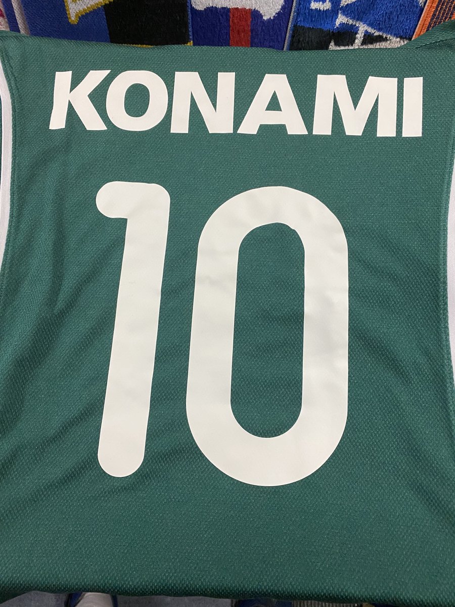 Verdy long sleeves 2 XL (once more, one of three in this thread - actual 2XL - 61cm wide pit to pit, not Japan sizes). That classic no.10 RAMOS with J.League and Konami patches, no faults seen as I check. Matchworn (no proof)