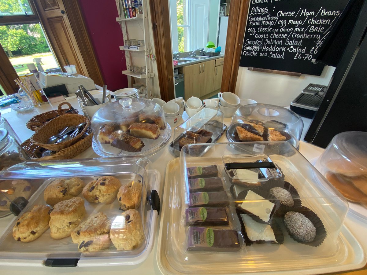 cafeinthepark4's tweet photo. Beautiful weather today ☀️ perfect for sitting outside for some lunch and cakes  🍰 🙌🏻❤️ @StAndrewsMuseum #fife #standrews #homemade #park https://t.co/6oB4HE3Vek
