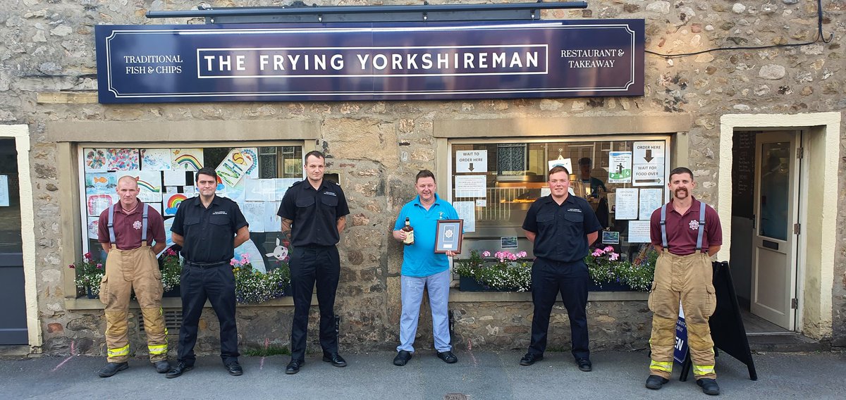 Last night a crew went to visit The Frying Yorkshireman fish and chip shop in Gargrave to hand them a plaque and a bottle of whiskey🥃 as thanks for feeding all the services at the Swan Pub 🔥 I'm sure everybody at the incident would agree that this was a great moral boost 👍