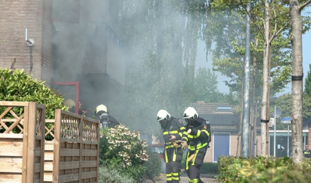 Uitslaande brand legt woning Van Rooylaan in de as - ..
