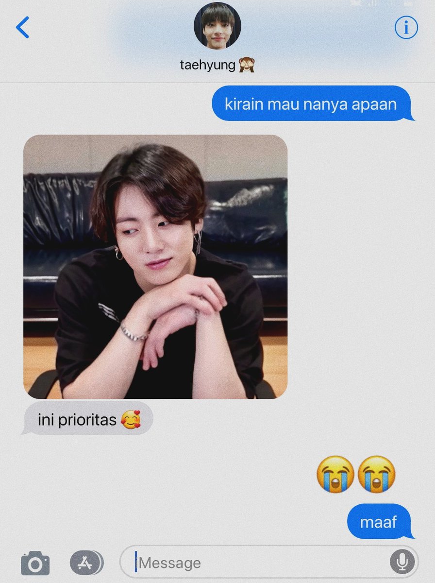 guksupv's tweet photo. [ taekook lokal au ]
— 𝘬𝘰𝘮𝘰𝘳𝘦𝘣𝘪.

au ini isinya cuma tentang taehyung sama jungkook yang pacaran, tiap hari. terlebih taehyung yang bucin banget, confess hampir tiap hari karena berbicara tentang jeon jungkook itu engga cukup dalam satu paragraf. https://t.co/nTZ9IRJg83