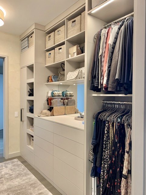 Closets's tweet image. A Smart Design Solution provided by our Talented Designer Jude Nicastro for a customer's Walk-in Closet and Dressing Room in Downtown Manhattan. #WomenCrushWednesday #WCW #WorkingWomen #madeinny #transformhome #closets #interiordesign #architecture #NY #newyork #NYC #interiors