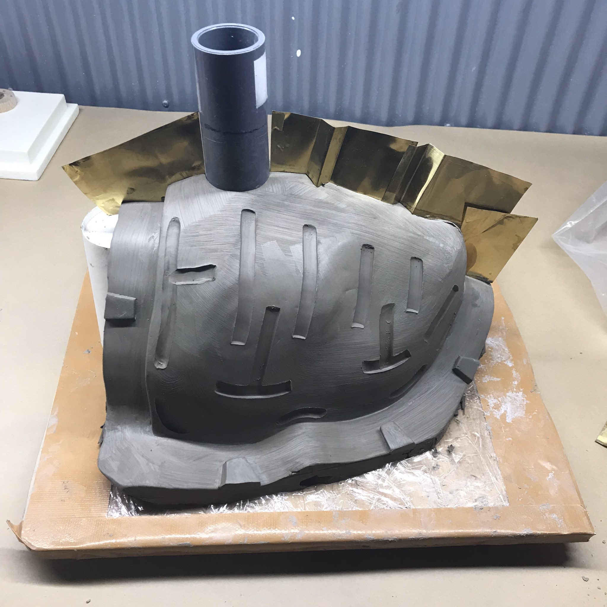 Bellworkshop ウチのマスクのsilicon Moldの歴史 マトリクスモールドと呼ばれる Frp または石膏でジャケットを作り そのジャケットと内部の原型の隙間にシリコンを流すやり方 モールドメイキングの高度な知識が必要 T Co Hsbfppr5zs Twitter Bellworkshop ウチのマスクのsilicon Moldの歴史 マトリクスモールドと呼ばれる Frp または石膏でジャケットを作り そのジャケットと内部の原型の隙間にシリコンを流すやり方 モールドメイキングの高度な知識が必要 T Co Hsbfppr5zs Twitter