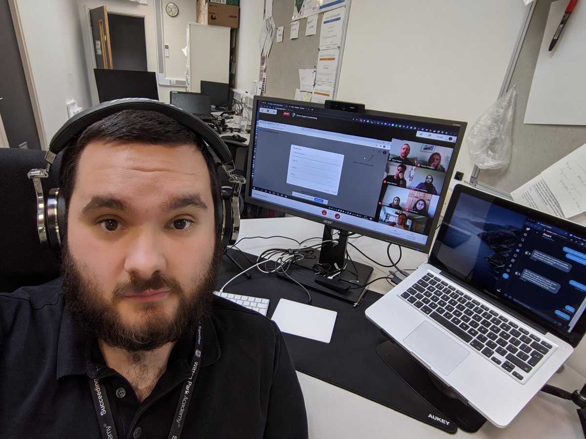 despairDJ's tweet photo. Great start today for our Training Session.
Currently @Stippleeffect is doing a #GoogleClassroom #DeepDive!

#NorthernExposure is representing @GlobalGEG !

#IDSTraining https://t.co/WQl6SZmMwH