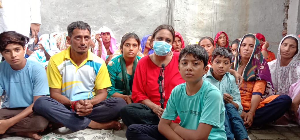 BDUTT's tweet photo. From the village of Deri Skaner we report on the tragic death of #SudeekshaBhati, the daughter of a tea vendor who became a US scholar. She died this week as she fell off a motorcycle. Her family says she was chased by harassers. That report on @themojo_in #JusticeForSudeeksha https://t.co/UxMPwcFJ4p
