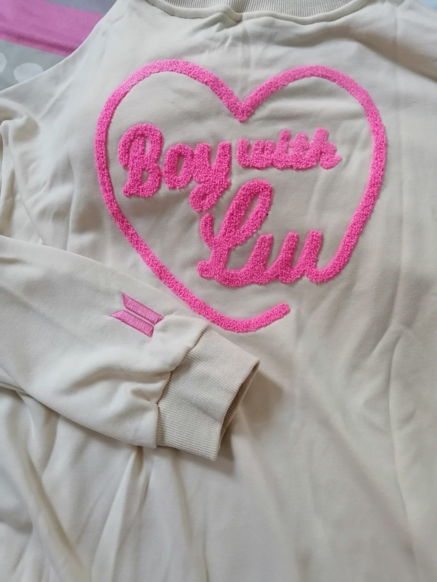 YoonArina13's tweet image. Pon pon~ yayy, my parcel arrived today. Mcm biasa, seller murah hati kita cik @nurkoya akn berik freebies lagik bnyk dri apa yg kta beli. Mudahan ktk makin murah rezeki 😘

#nurkoyafeedback
#regularcustomer😂