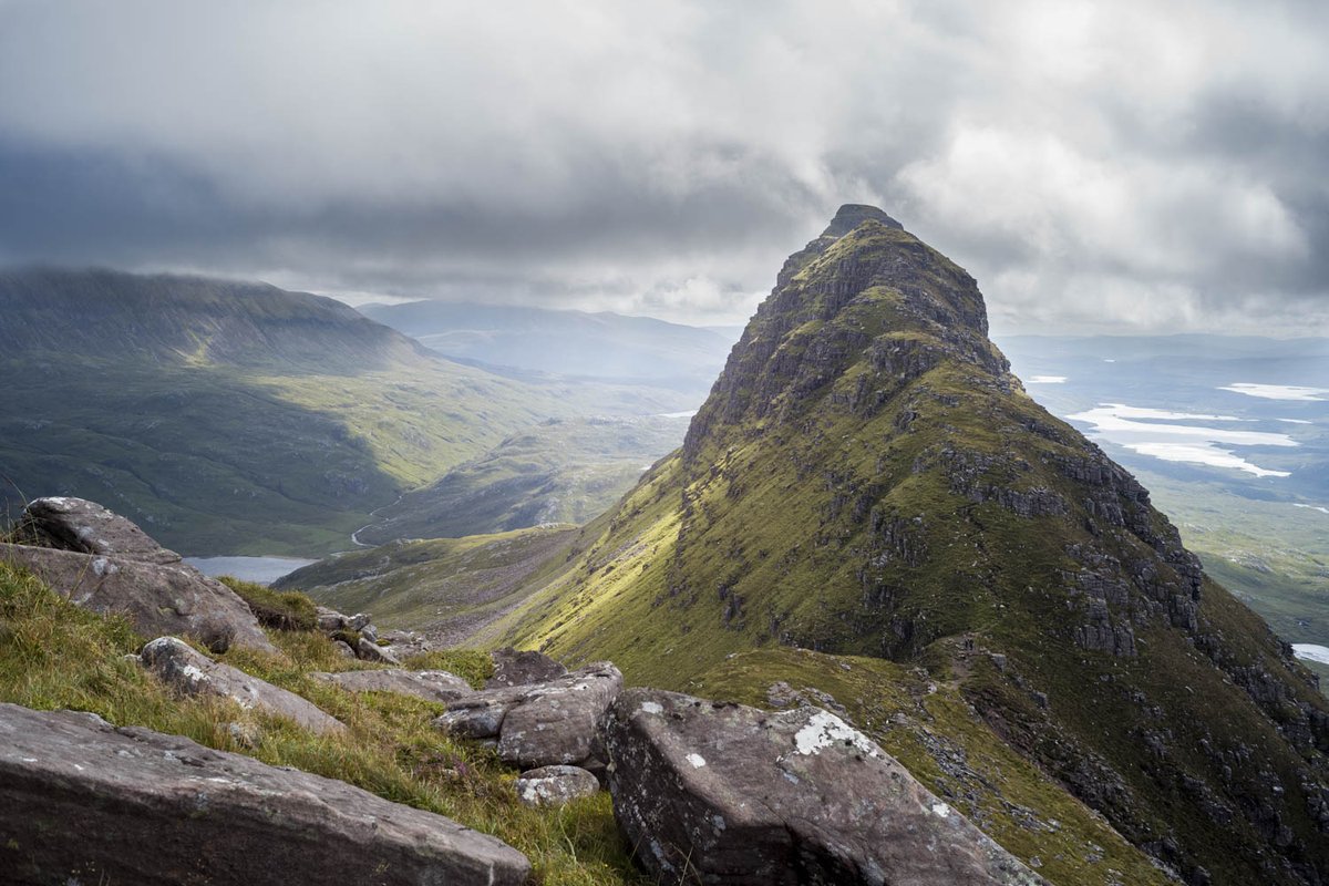 LeicaCases's tweet photo. Here is a link to a 3 min video https://t.co/KEKqs6k0EW of my recent #walk up #suilven #mountain and some of the best #landscapephotography views in #scotland #visitscotland #lieca #liecam10 @philcoomes @VisitScotland @visitScotNews @coigachassynt https://t.co/cTvJGXePsX