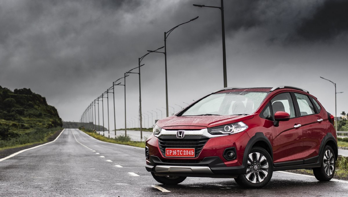 CarWale's tweet photo. The latest iteration of Honda's #WRV with BS6 updates brings changes, both on the inside and out. Based on the Jazz, the WR-V was meant to better its proposition with a crossover styling. Does it continue to do that well? We find out - https://t.co/UEn0rldqxa
#CWReview #HondaWRV https://t.co/T6BMaHGU2H