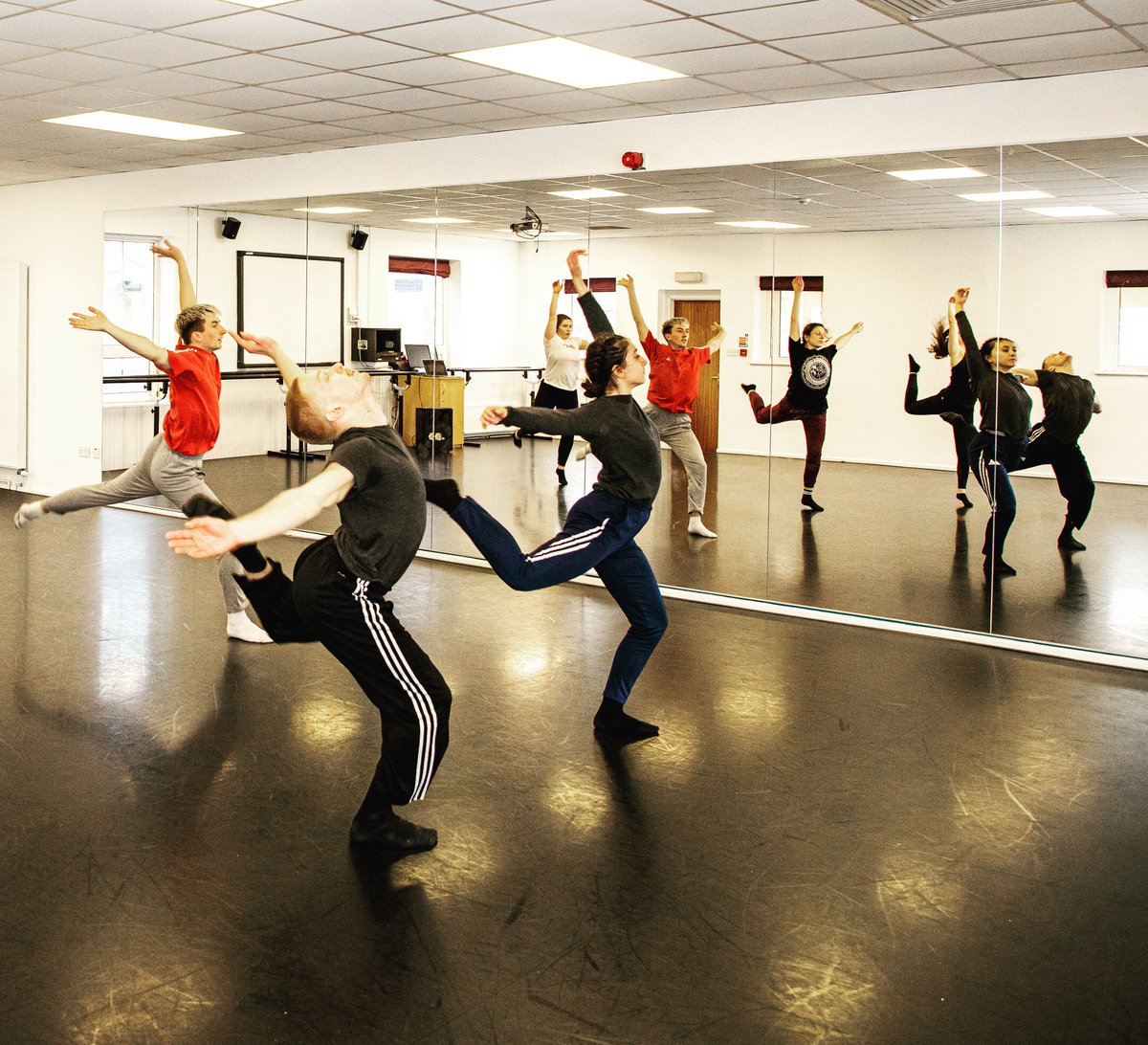 Study with UWTSD tweet media