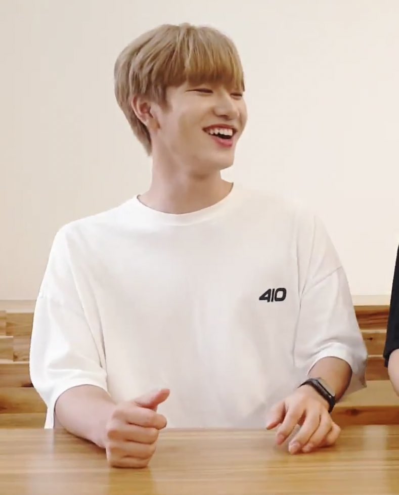 ~ every time huijun laughed in the 2020.08.13 vlive ~    (⊃｡•́‿•̀｡)⊃ a devastating thread: