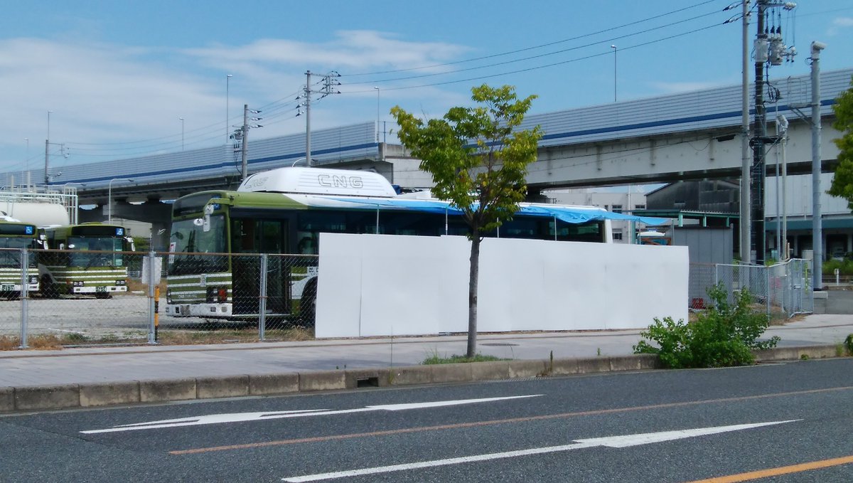 Mac Cng車はガスボンベの耐用年数 が決まってるので その期限が来ると 高額な費用のかかるボンベ載せ替え Or 廃車 の二択しかないので これから続々とcng車はディーゼル車に先行して廃車になっていくと思われます Mac Cng車はガスボンベの耐用年数 が決まってるので その期限が来ると 高額な費用のかかるボンベ載せ替え Or 廃車 の二択しかないので これから続々とcng車はディーゼル車に先行して廃車になっていくと思われます