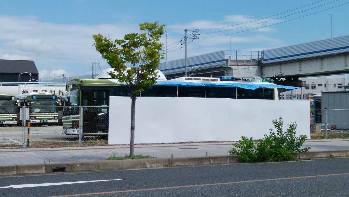Mac Cng車はガスボンベの耐用年数 が決まってるので その期限が来ると 高額な費用のかかるボンベ載せ替え Or 廃車 の二択しかないので これから続々とcng車はディーゼル車に先行して廃車になっていくと思われます Mac Cng車はガスボンベの耐用年数 が決まってるので その期限が来ると 高額な費用のかかるボンベ載せ替え Or 廃車 の二択しかないので これから続々とcng車はディーゼル車に先行して廃車になっていくと思われます