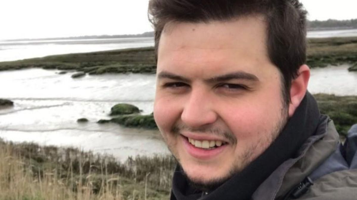 24yo  @_JamieEverett is a council member of the Suffolk Bird Group and he believes immersing yourself in nature is fantastic for mental health. Jamie is a passionate birder and began as a volunteer guide and reserve assistant at RSPB Minsmere. He studies Ecology at  @UniofSuffolk.