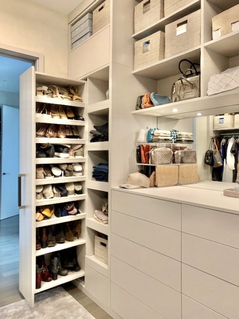 transFORMhome's tweet photo. A Smart Design Solution provided by our Talented Designer Jude Nicastro for a customer's Walk-in Closet and Dressing Room in Downtown Manhattan. #WomenCrushWednesday #WCW #WorkingWomen #madeinny #transformhome #closets #interiordesign #architecture #NY #newyork #NYC #interiors https://t.co/nOKr1ZVPlK
