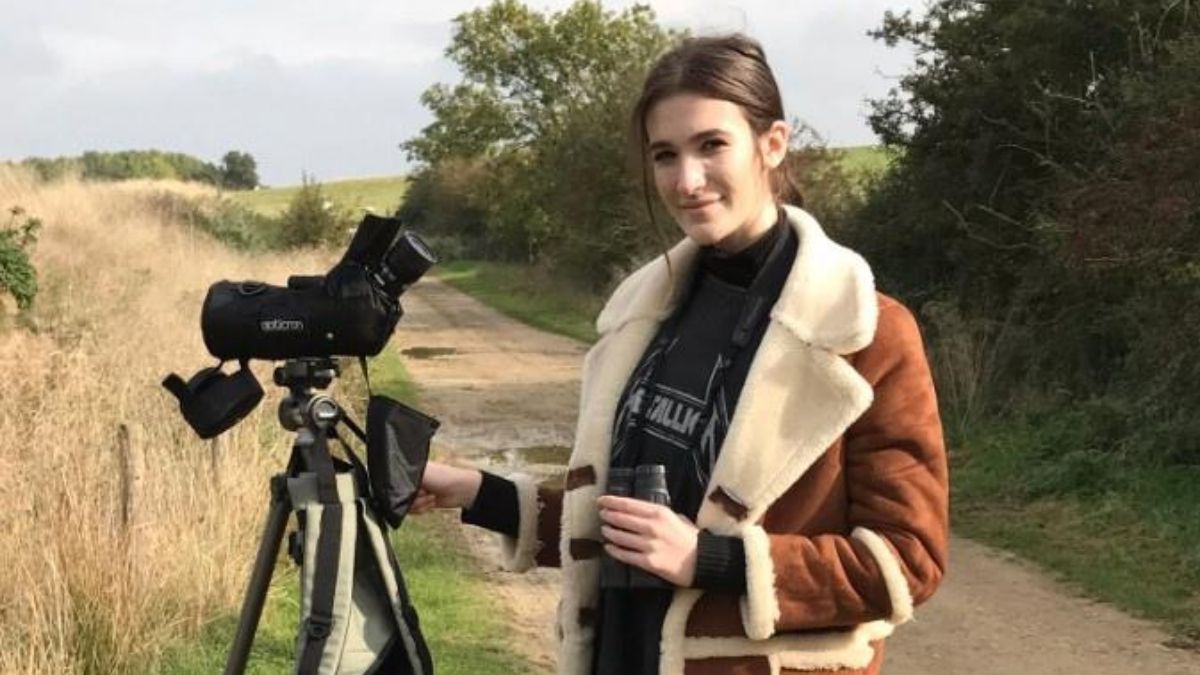 .  @ev1e_miller is a 20yo birder and ringer. She's always had an enthusiasm for nature, and this has developed into her studying Geography, with an increasing passion for sustainability and climate change. She hopes to cultivate this into a future career.