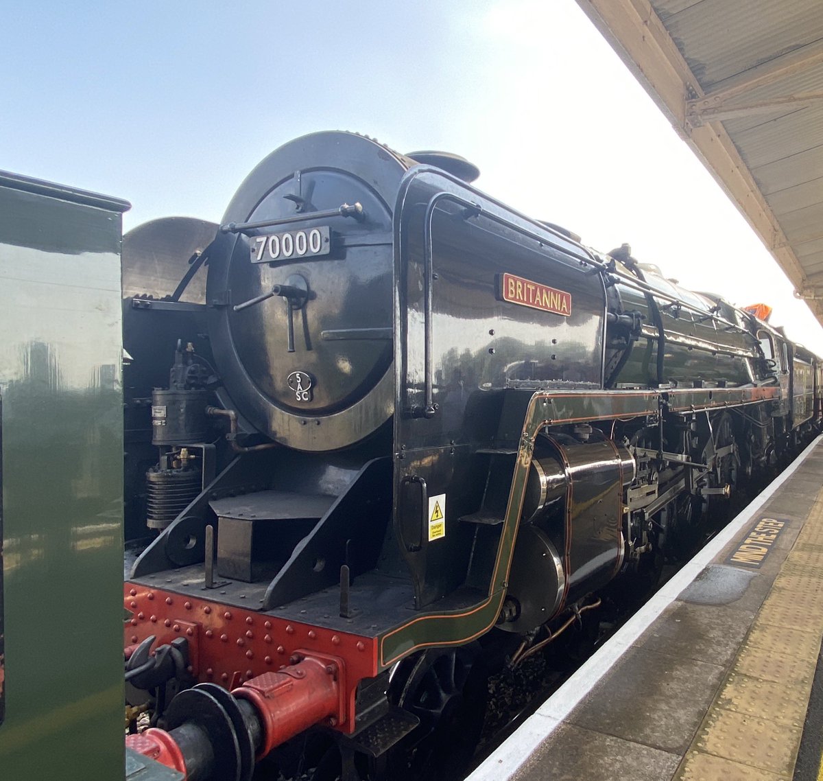 Here’s 46100 and 70000 taking on water at Taunton. A nice - if hot! - run so far with a max of 73 on the levels (hit 71 prior to slowing for Oldfield Park, so failed the 75 challenge) but the best bit of the day - Whiteball and the banks - are to come.