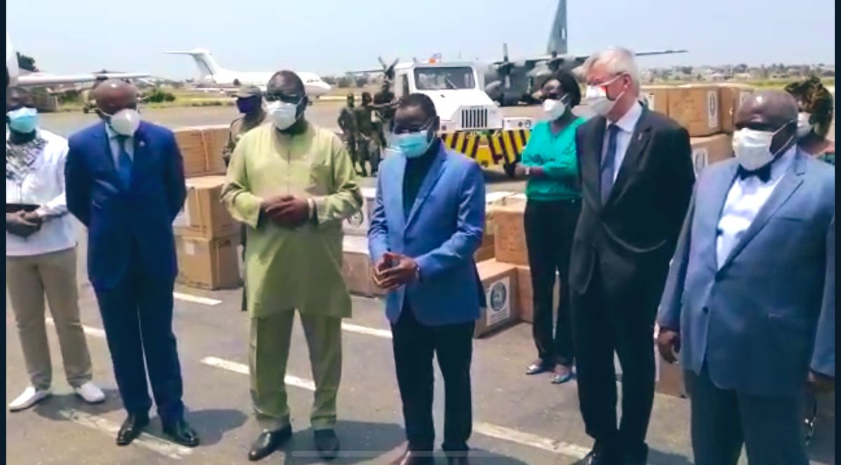 OoasWaho's tweet photo. The @MSPS_Togo Health Minister, Prof. Moustafa Mijiyawa and the #ECOWAS rep/ambassador in #Togo giving their remarks as they receive critical medical equipment from the DG #WAHO Prof. @sokolo12 in support to the #Covid_19 response. 
_
#FlattenTheCurveWithWAHO 
#WAHONEWS https://t.co/Wj4jqn09YH