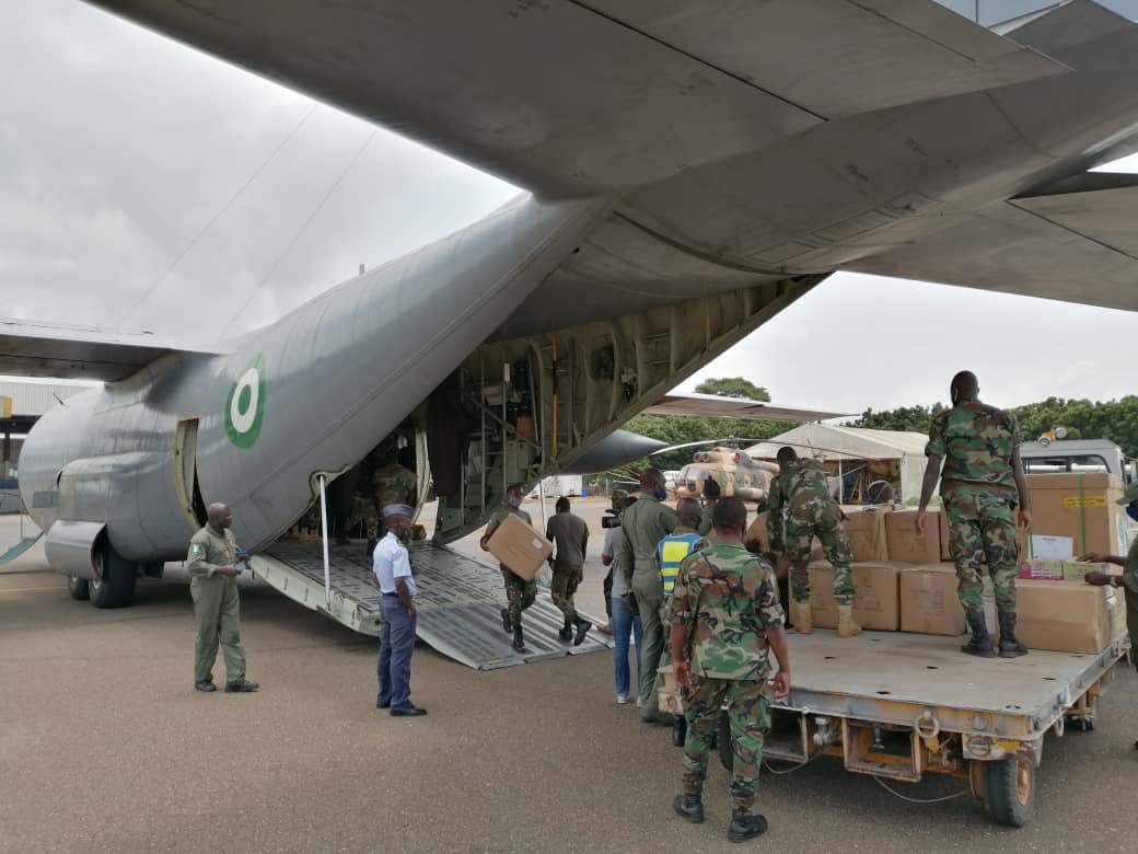 OoasWaho's tweet photo. The @MSPS_Togo Health Minister, Prof. Moustafa Mijiyawa and the #ECOWAS rep/ambassador in #Togo giving their remarks as they receive critical medical equipment from the DG #WAHO Prof. @sokolo12 in support to the #Covid_19 response. 
_
#FlattenTheCurveWithWAHO 
#WAHONEWS https://t.co/Wj4jqn09YH