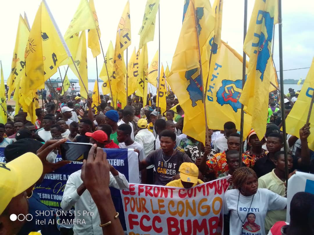 LiguePprd's tweet photo. Marche de soutien aux institutions organisée ce mercredi à Bumba, fief de l'honorable Jeanine Mabunda. @KayibaNyoka @MLMwange @serge_nkonde @MikaSakombi @GDingaga @AmbHenriMova @pprdofficiel @JPKambila https://t.co/ojBVWY2ofq