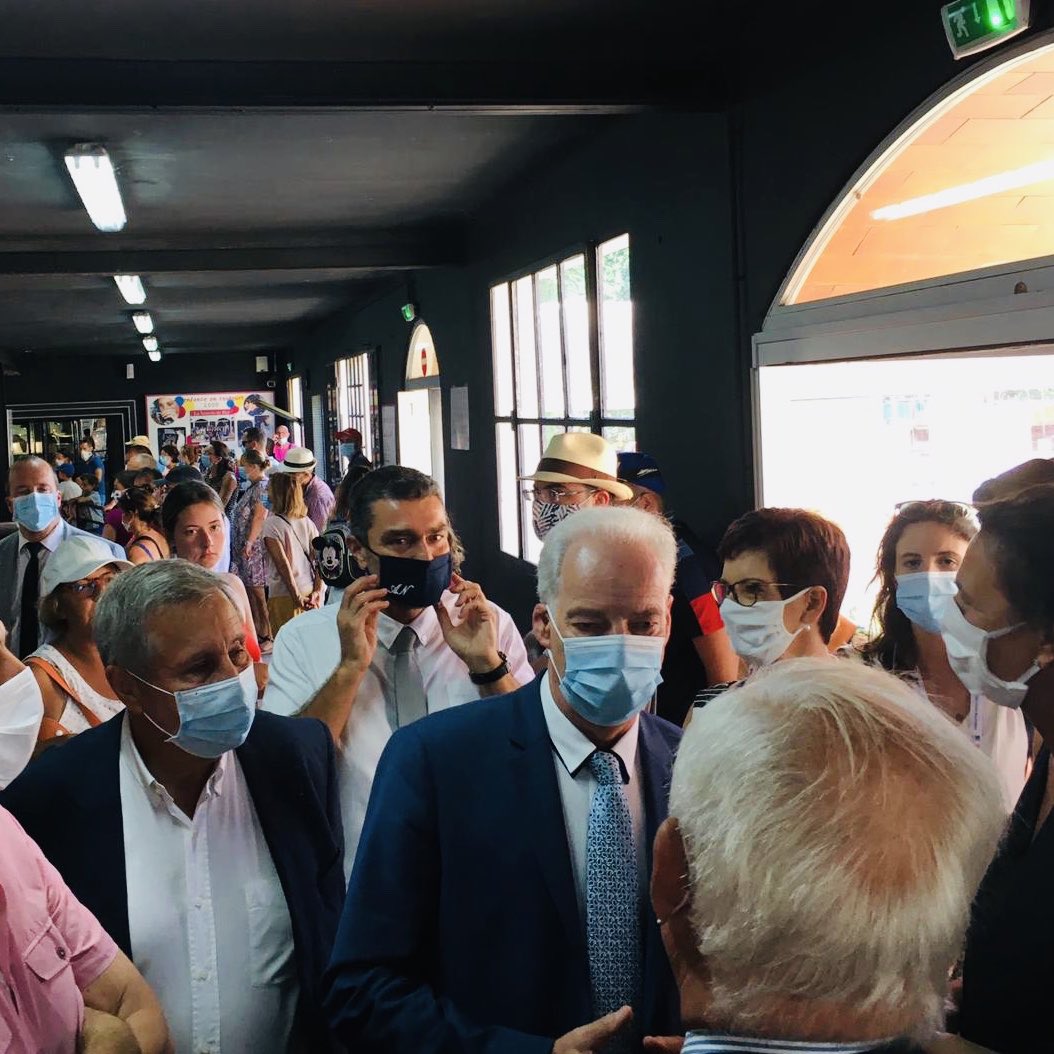 alaingriset's tweet image. Ce matin, en visite à La Verrerie de Biot pour confirmer le soutien du Gouvernement aux métiers d’art, intégrés au plan gouvernemental en faveur du tourisme. Merci aux professionnels et aux élus présents pour leur accueil chaleureux