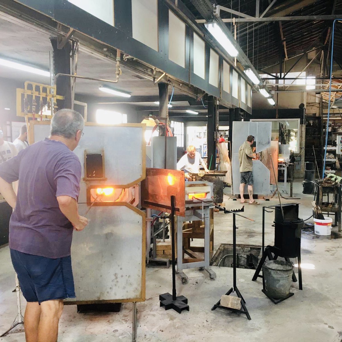 alaingriset's tweet image. Ce matin, en visite à La Verrerie de Biot pour confirmer le soutien du Gouvernement aux métiers d’art, intégrés au plan gouvernemental en faveur du tourisme. Merci aux professionnels et aux élus présents pour leur accueil chaleureux