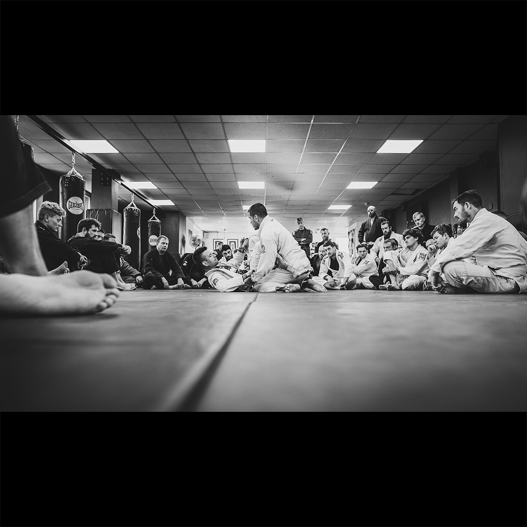 A captive audience.
@reigatemartialarts
.⁠
.⁠
.⁠
#photography  #camera #sportsphotography #martialarts #BJJ #brazilianjiujitsu #bjjphotography #blackandwhitephotography⁠
#sonycamera #a7riii #sonyalpha #sigmaart #canonlens