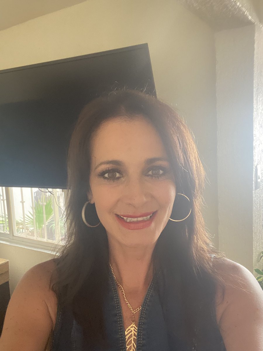 Buenos días!!! El lune 17 de #Agosto se estrena la novela #La MexicanayElGuero me encuentro muy emocionada 😁 tengamos un maravilloso día y salgamos a concretar nuestros sueños #🙏